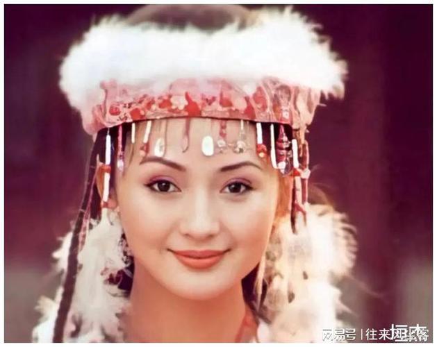 刘丹的面相和眉宇之间,有一种混血的感觉,也挺符合她回族公主的身份.