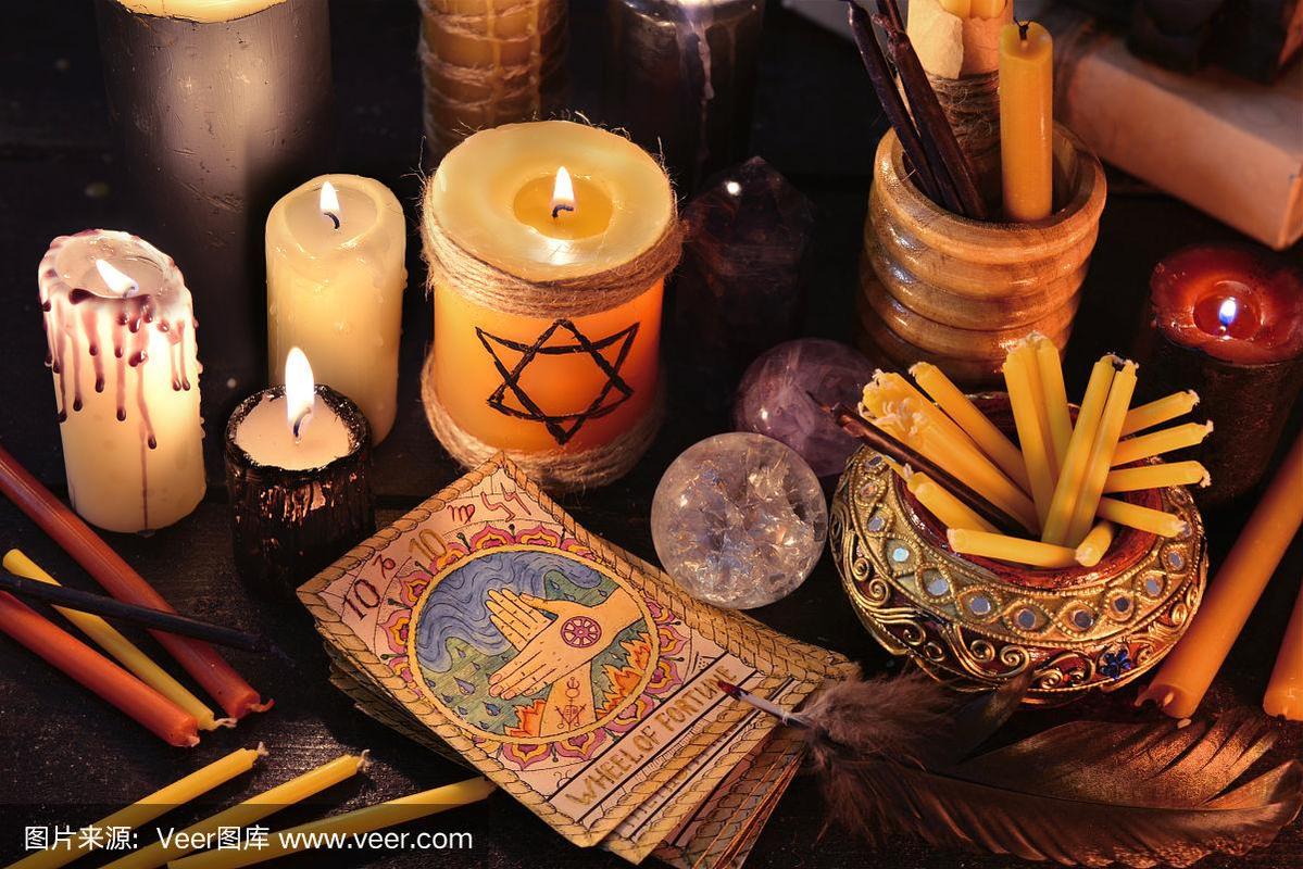 魔法物品,蜡烛和塔罗牌