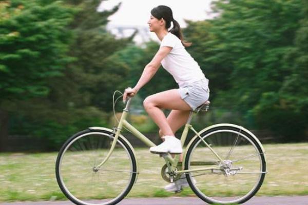 梦见骑自行车是什么意思 女人梦到骑单车回家有什么预兆