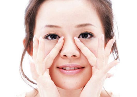 女人鼻头中间有青筋是什么原因青筋面相分析