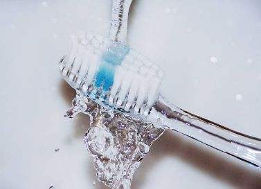 细数几个常见的错误刷牙方式