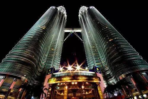 吉隆坡石油双塔曾经是世界最高的摩天大