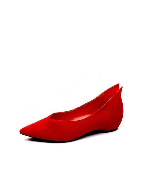 梦见自己穿一双红色的鞋子是什么意思    梦见自己穿一双红色的鞋子