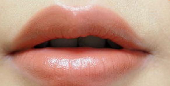 面相解析:被人忽视的嘴唇的唇纹