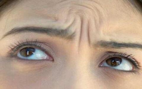 有眉间纹代表什么意思             喜欢皱眉的人额头上容易长皱纹