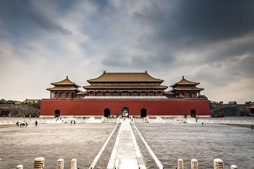除了紫微星呢北京故宫占地1087亩,南北长961米,东西宽753米,周长约7华