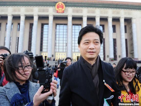 崔永元表示,媒体的注意力不应只局限在香港