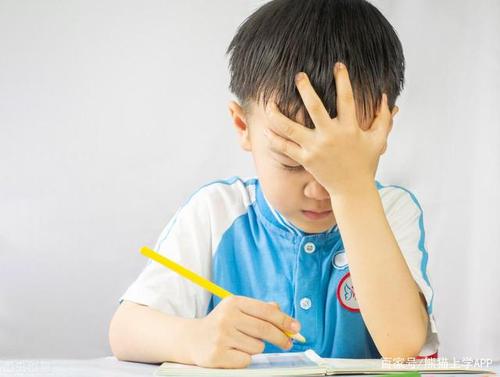 你家孩子写字写哭了吗?10个字居然要写1个多小时