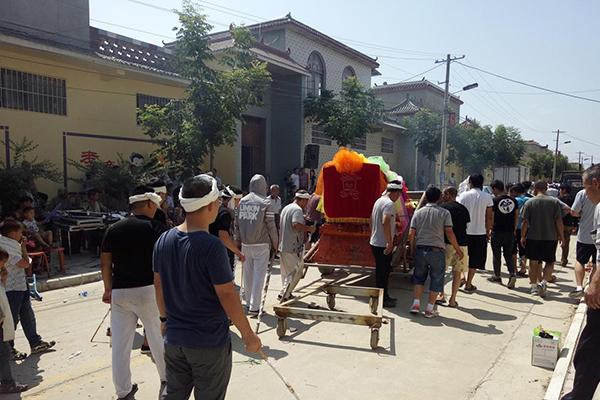 盘点:农村葬礼上娘家人闹丧的原因,话糙理不糙-北京公墓网