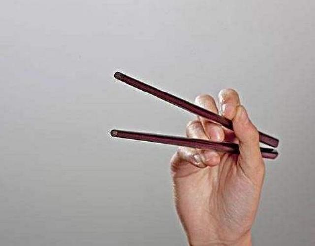 灵签占卜:你属于哪种拿筷子姿势?秒测你这辈子属于什么命!
