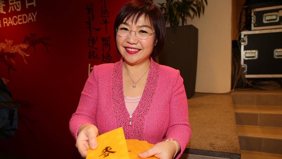 于是有港媒就访问了香港著名堪舆学家麦玲玲,让她来给张柏芝的孩子算