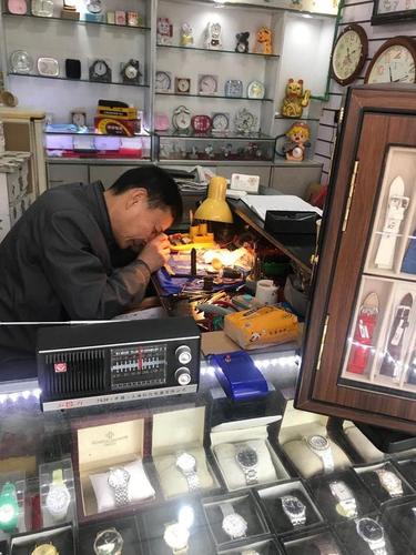 杭州修表匠老冉的手艺,有人粉了14年