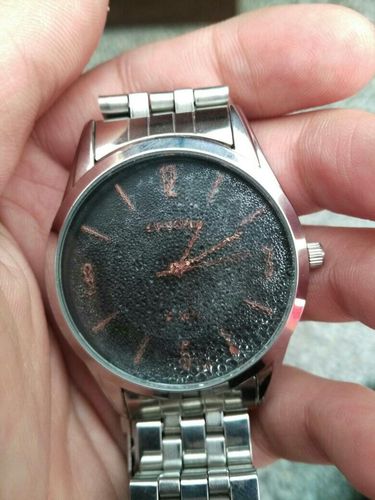手表进水了,有什么办法不用拆手表就能弄好?