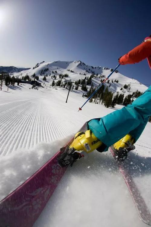通常滑雪场基本上都是氛围初级,中级和高级道,没有太多的滑道体验